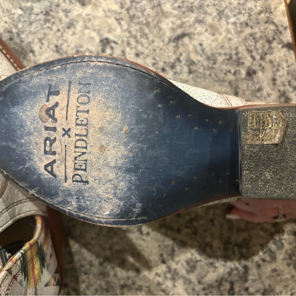 Ariat Pendleton shortie - Picture 2 of 2